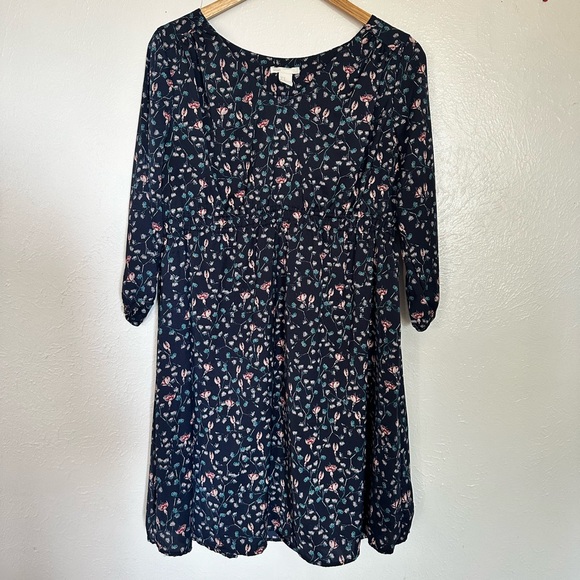 H&M Dresses & Skirts - H&M Maternity Blue Floral Print Dress Size Medium